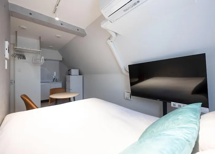Repure Nishiochiai Residence